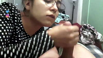 Na hannu tare da ƙarewa a hannu - madara mai yawa