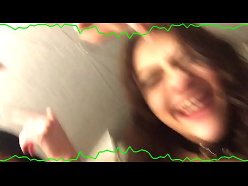 ❤️ Wando biyu masu sexy brunette mai ban sha'awa suna zama 'yan iska a mu