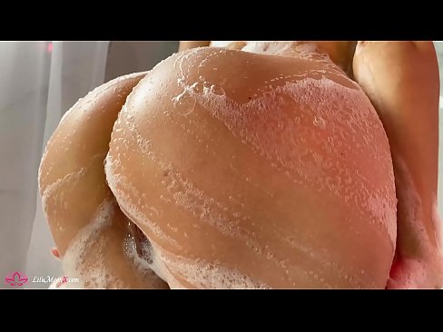 ❤️ Brunette Masturbates Pussy tare da Vibrator zuwa Tsananin inzali a cikin Shawa a mu